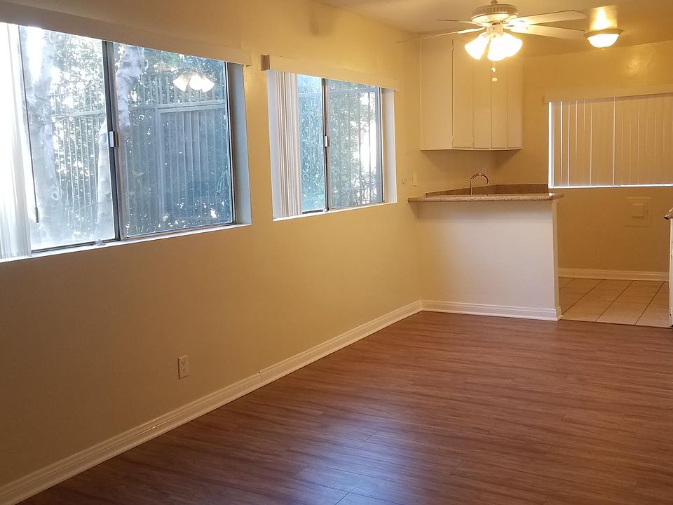 1st image of 6121 Woodman Ave APT 115