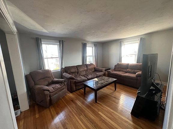 4th image of 30 Whiton Ave #2