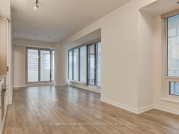 5th image of 28 Freeland St #902