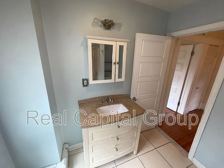 376 Kenwood Ave — Photo 32
