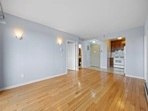 136-21 Latimer Place image 4 of 19