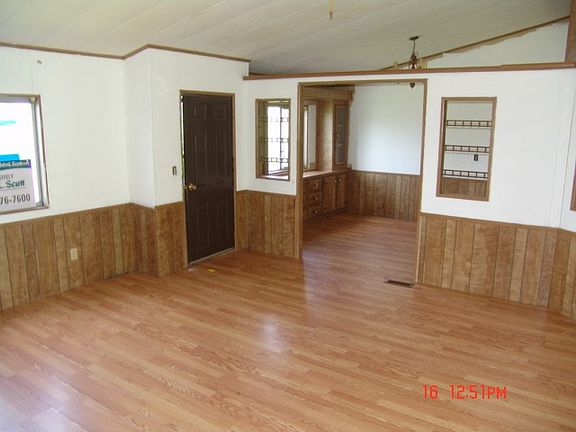 3rd image of 861 E Blair Ave