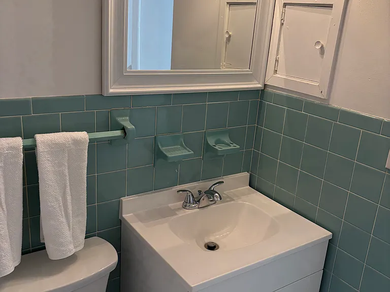 2845 Bentley St — Photo 4