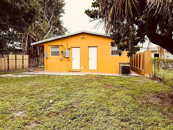 5th image of 1026 NW 7th Ter