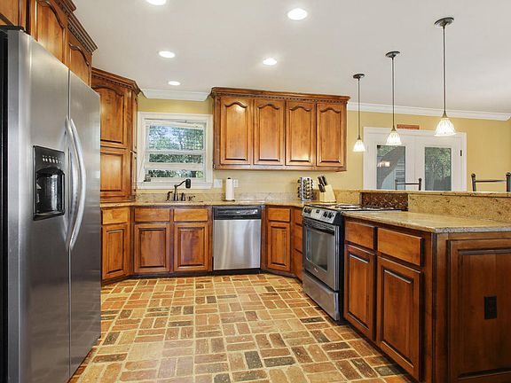 4th image of 11573 Carlene Dr