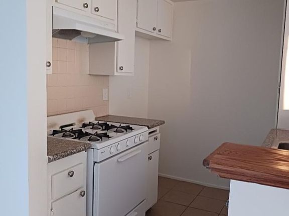 2nd image of 14745 Blythe St APT 201