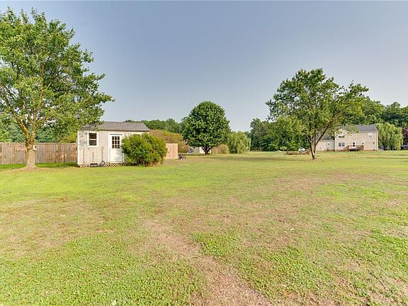 5th image of 503 Juniper Ct