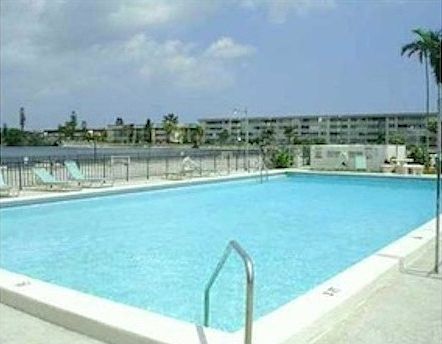 2nd image of 1351 NE Miami Gardens Dr APT 906E
