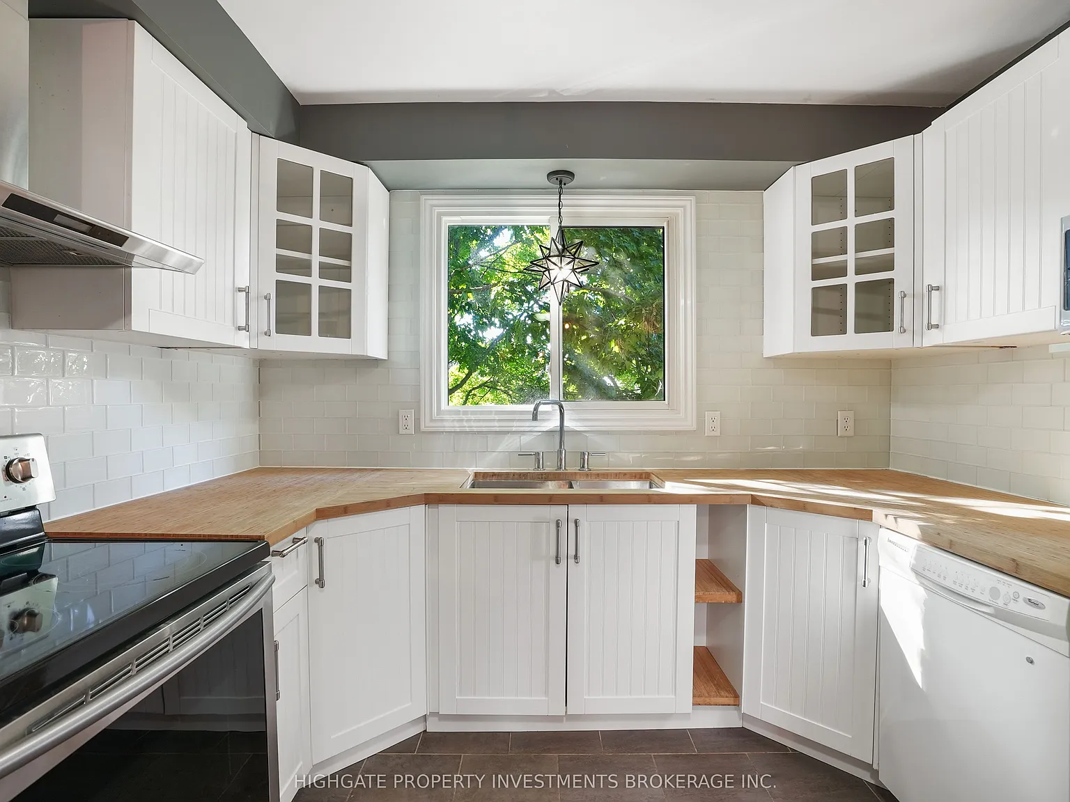 4 bed, $2,700 — Photo 3