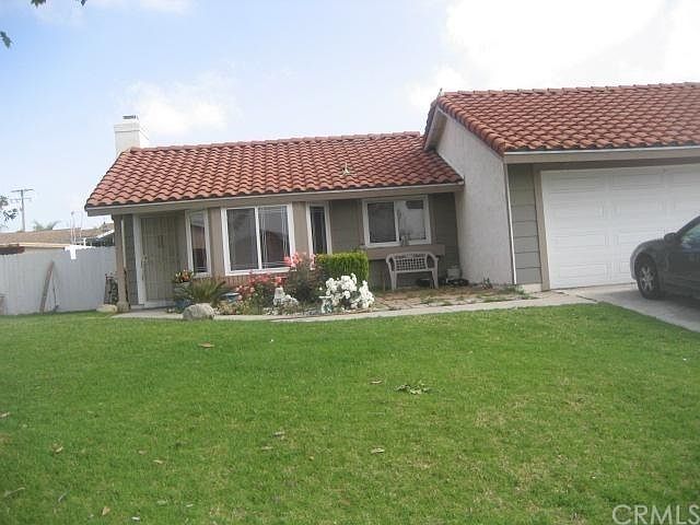 2nd image of 1478 W Persimmon Ave