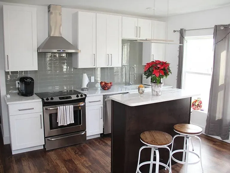 707 E Seneca St. — Photo 10