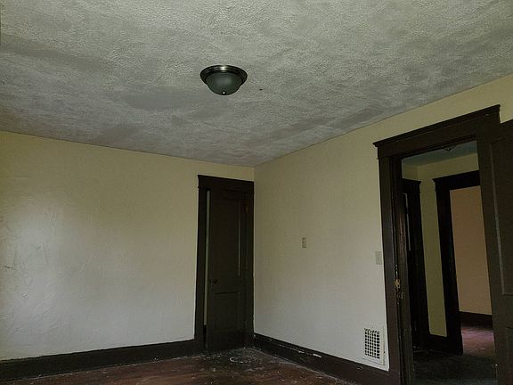 2nd image of 3538 E 108th St