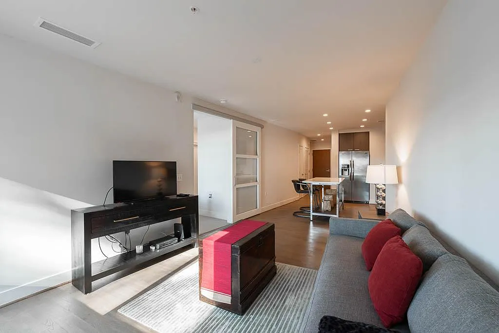 2 bed, $2,395 — Photo 2
