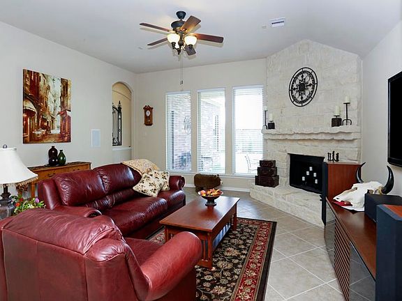 3rd image of 27215 Buffalo Hills Ln