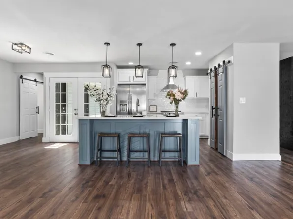 213 SW Moody St, Burleson, TX 76028