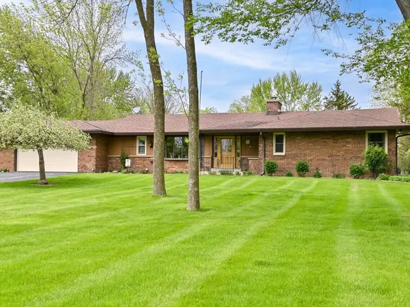 2044 West Woodside LANE, Mequon, WI 53092