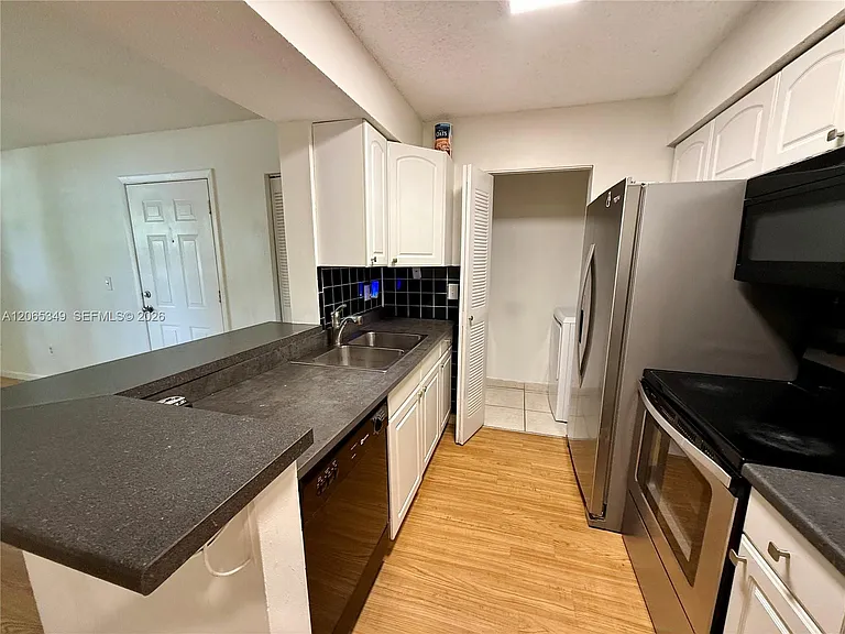 1237 SW 46th Ave #803 — Photo 6