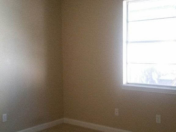 5th image of 4920 Crest Dr