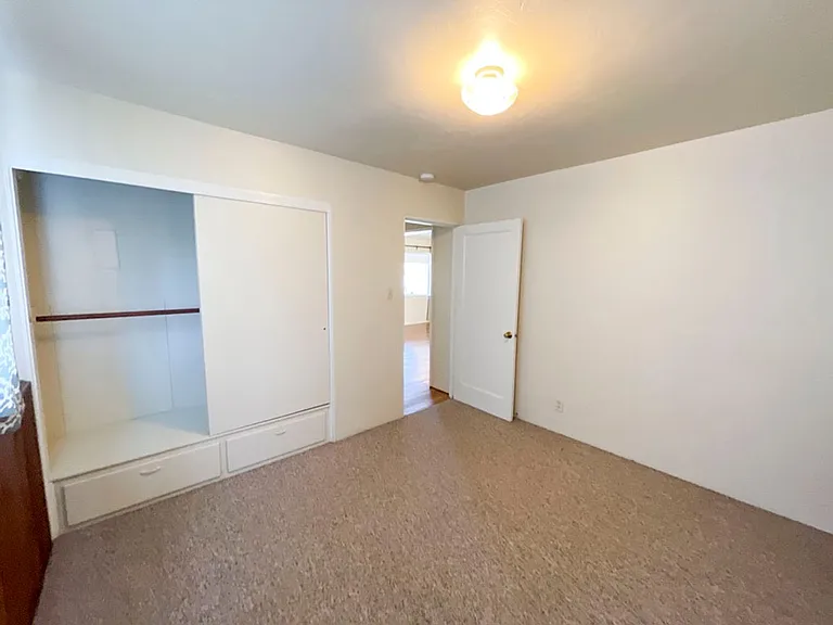 2245 Baldwin St — Photo 18