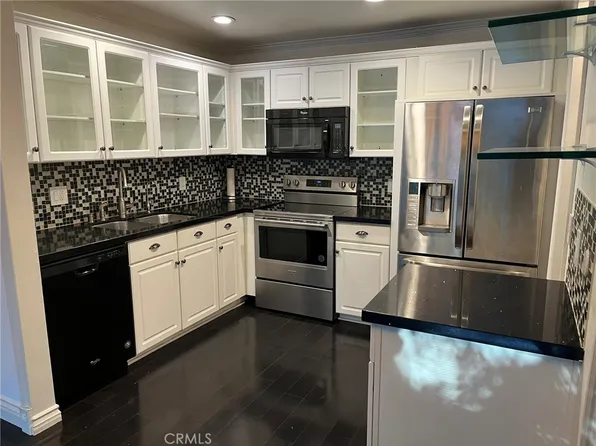 102 Scholz Plz APT 149, Newport Beach, CA 92663