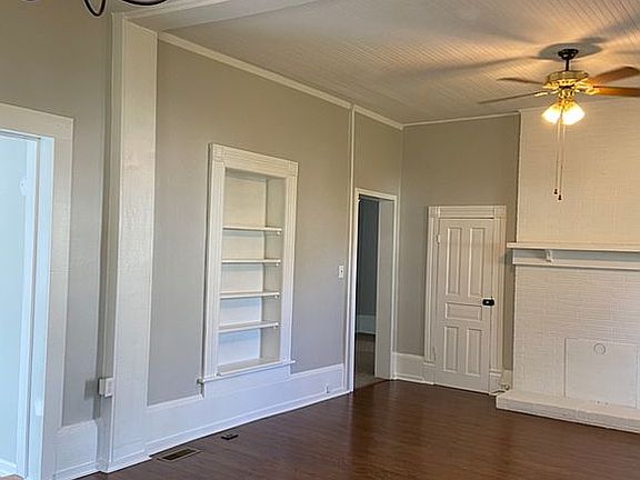 2nd image of 541 Lovers Ln