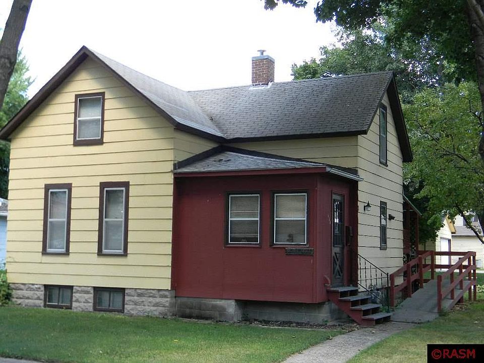 1st image of 123 5th Ave NE