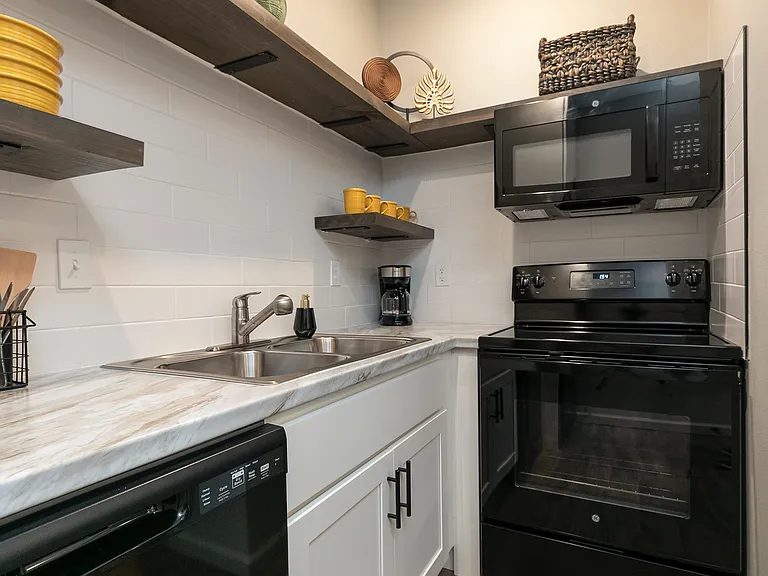 Park57 Studio Furnished Green 5 Kitchen