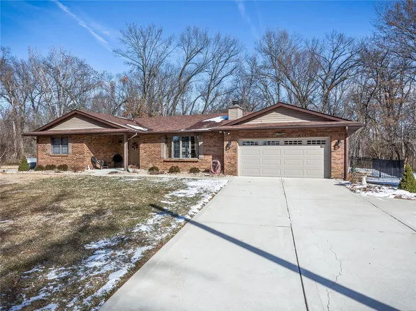 18 Evergreen Ln, Troy, IL 62294