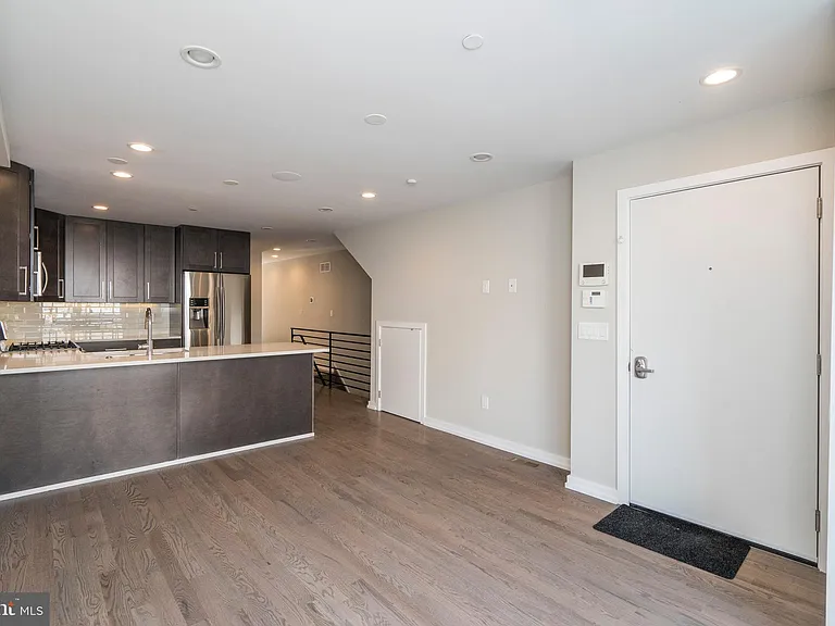 1434 Clymer St #1 — Photo 3