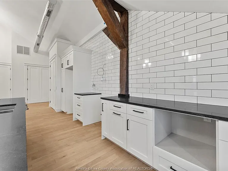 247 Brock St #401 — Photo 7