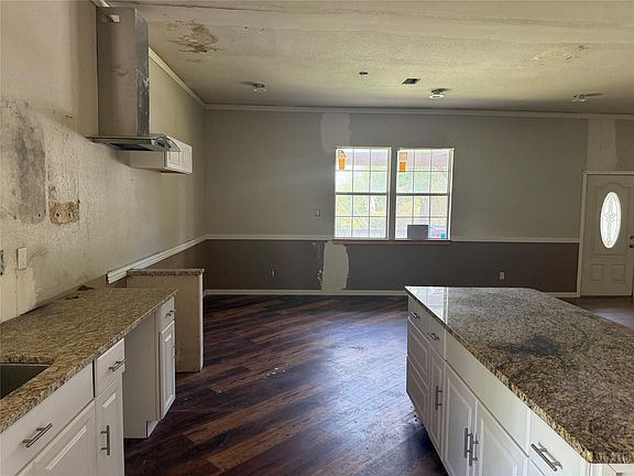 5th image of 206 Grayson St