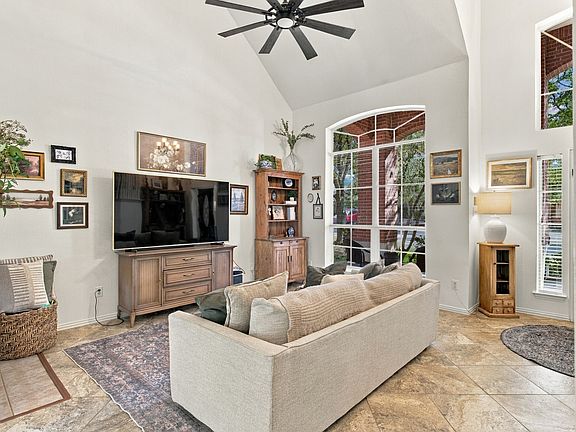 4th image of 8414 Romanway Dr