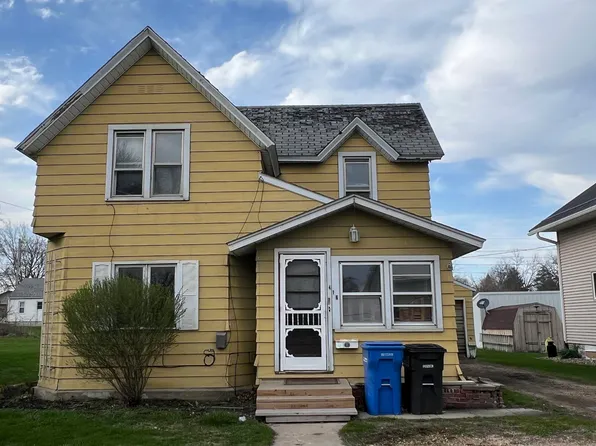 416 E Main St, New Hampton, IA 50659