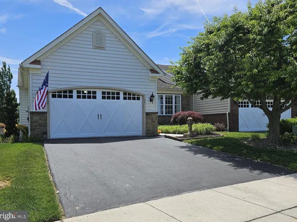 30 Saint Michaels Way, Hanover, PA 17331