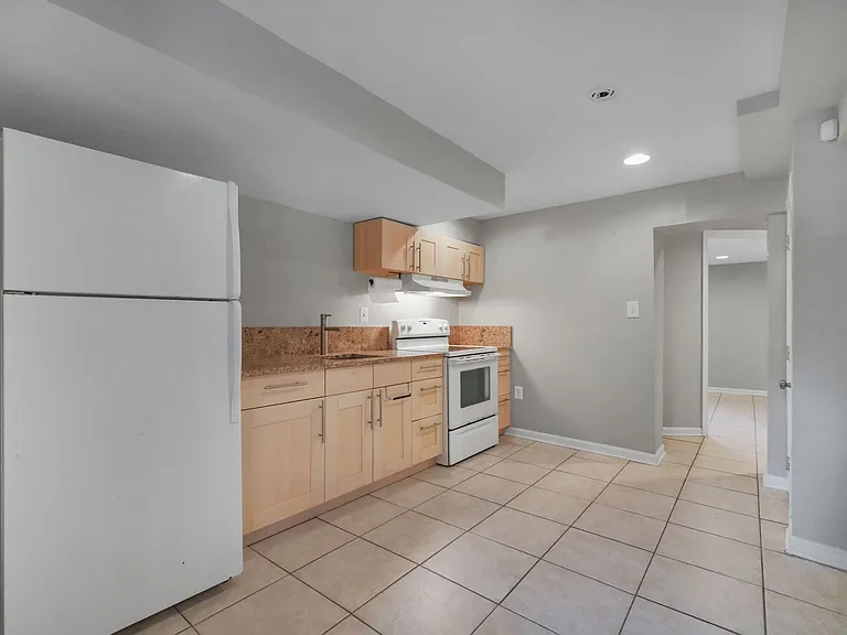 318 Farragut St NW #BASEMENT — Photo 2