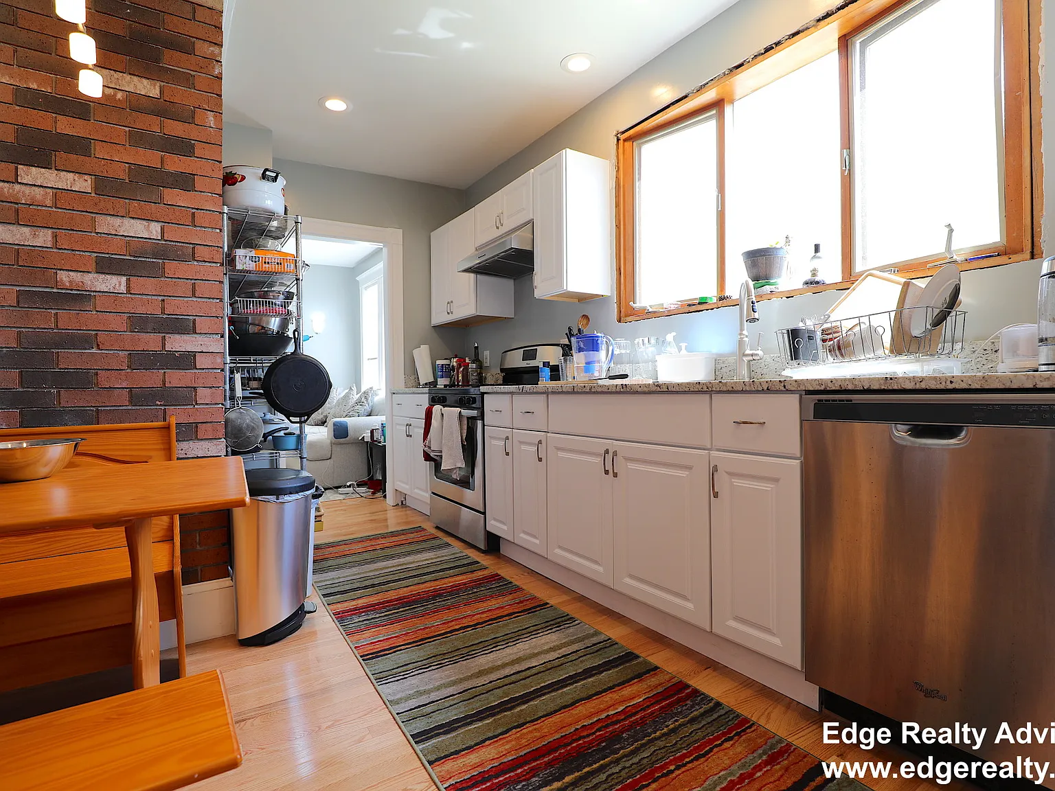 3 bed, 1100 sqft, $3,600 — Photo 3