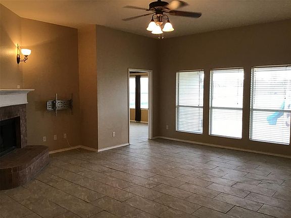 4th image of 7109 Steer Ln