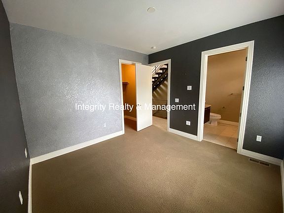 4th image of 2620 W Front View Crescent Dr