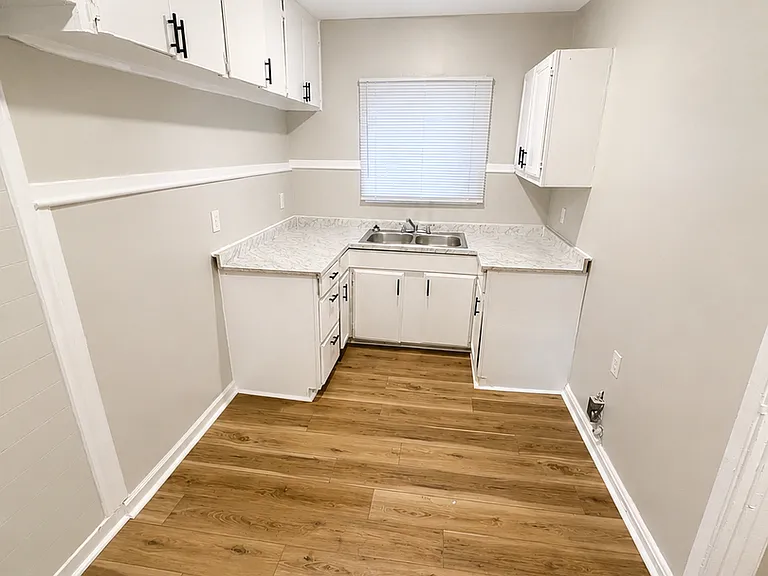 1632-1634 N Hillside St #1636 — Photo 2