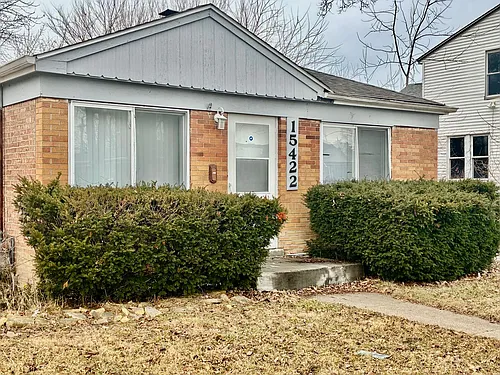 15422 Lincoln Ave Photo 1