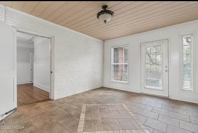322 Pio Nono Ave — Photo 14