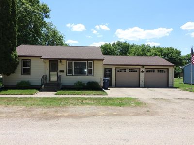 208 E 1st St, Everly, IA, 51338