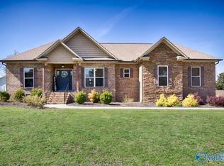 49 Dorchester Cir, Albertville, AL 35951