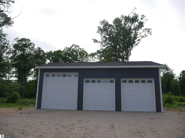 167 Sugar River Rd, Gladwin, MI 48624