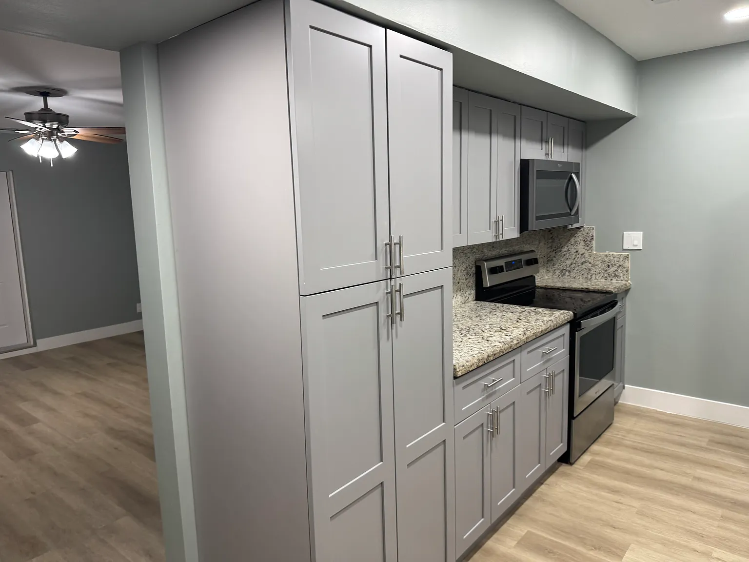 2 bed, 1300 sqft, $3,000 — Photo 2