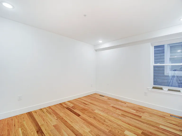 79 9th Ave #1 — Photo 8