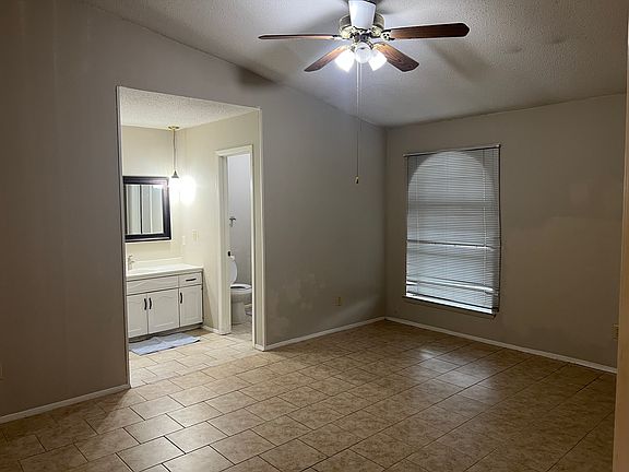 3rd image of 2918 Fair Meadow Dr