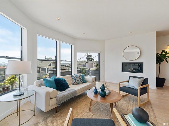 4th image of 1020 Church St #2
