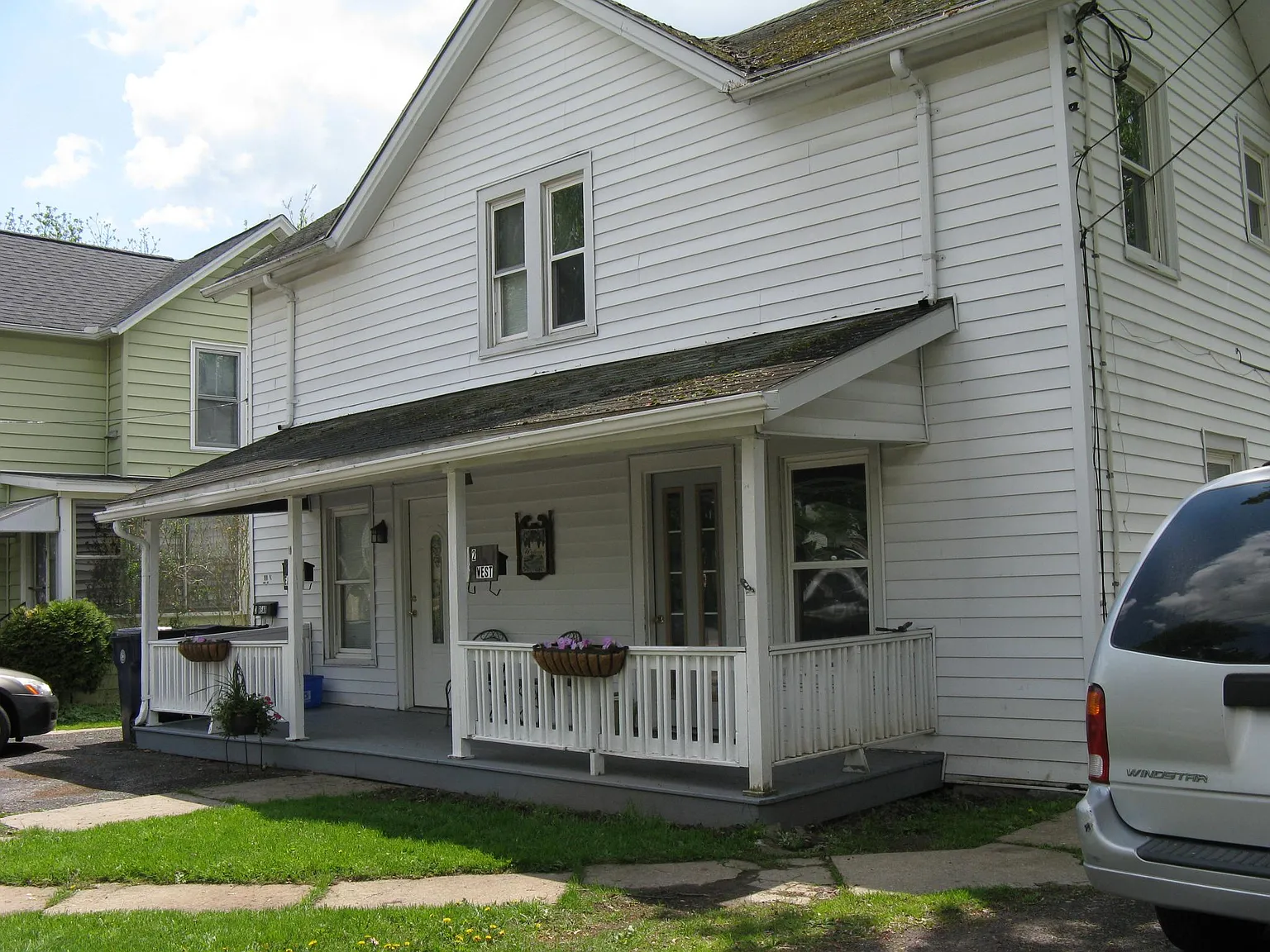 3 bed, 1200 sqft, $1,395 — Photo 1