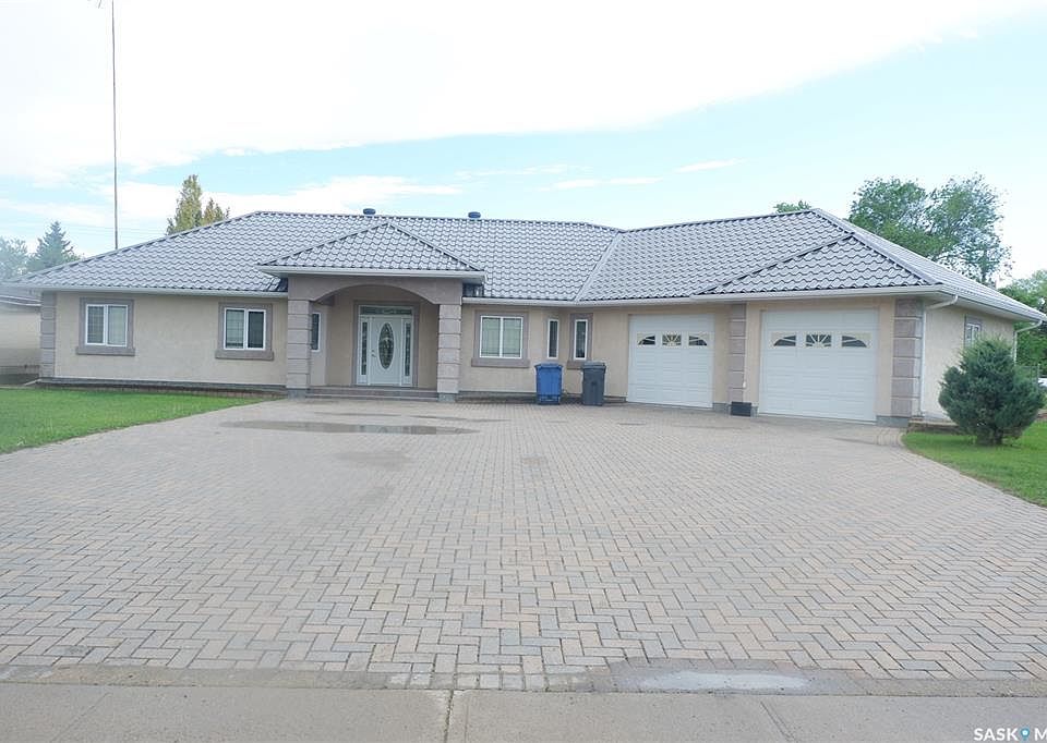 120 1st AVENUE E, Gravelbourg, SK S0H 1X0 MLS SK971446 Zillow